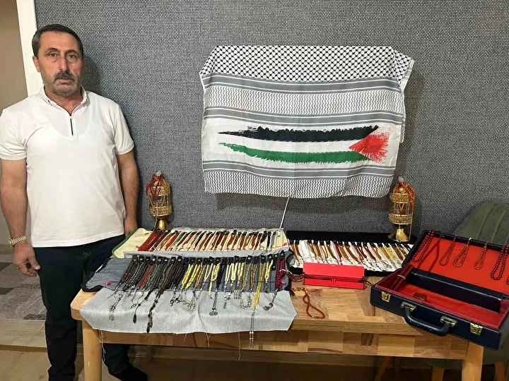 35 yillik tespih koleksiyonunu gazze icin satisa cikardi 1 7cC3Vrtc
