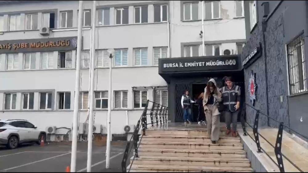 6 vilayette fuhus operasyonu 22 gozalti 23 bayan kurtarildi 0 H93hVHvk