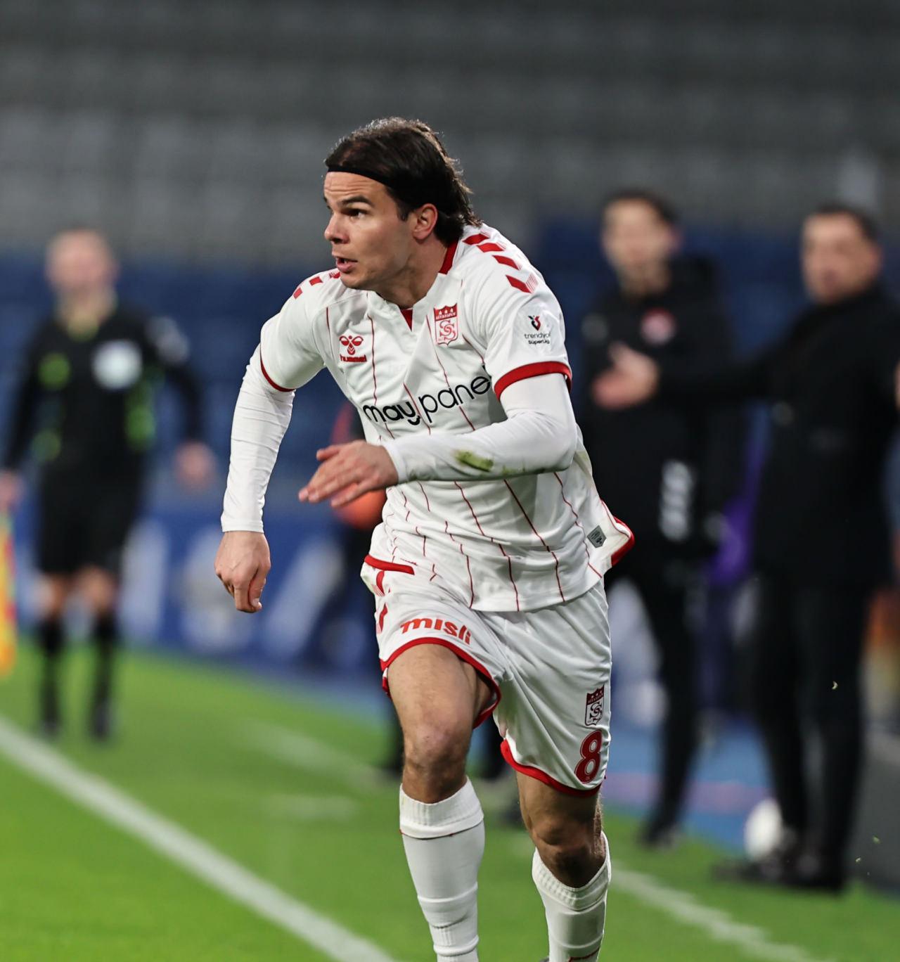 637 bin nufuslu kentin vergi rekortmeni 1 ligden bir yunan futbolcu 0 ZWhwFjWC