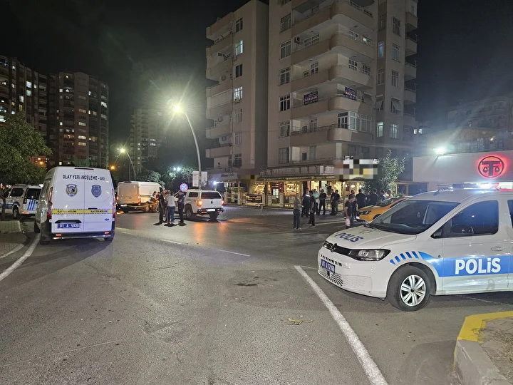 Adana'da enteresan olay: Pastaneye pimi çekilmemiş el bombası attı 4 adanada enteresan olay pastaneye pimi cekilmemis el bombasi atti 3
