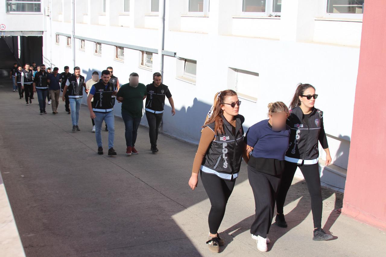 Adana'da geçersiz tapu vurgunu: 80 milyonluk dolandırıcılık şebekesi çökertildi 1 adanada gecersiz tapu vurgunu 80 milyonluk dolandiricilik sebekesi cokertildi 0 kZ14yB8K