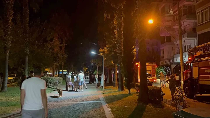 alanyada 5 katli binada yangin panigi 1 kisi hayatini kaybetti 8 vyczC5M3