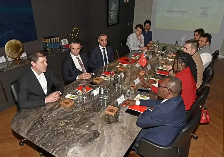 Albayrak Kümesi Afrika’nın en büyük bankalarından Zenith Bank ile proje finansman kredisi mukavelesi imzaladı 1 albayrak kumesi afrikanin en buyuk bankalarindan zenith bank ile proje finansman kredisi mukavelesi imzaladi eB1PbarT