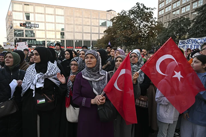almanyada global sumud filosuna dayanak gosterisi yapildi 11