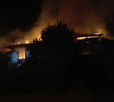 Amasya'daki yangında 2 konut kül oldu 1 amasyadaki yanginda 2 konut kul oldu 0 mr4KEfVh