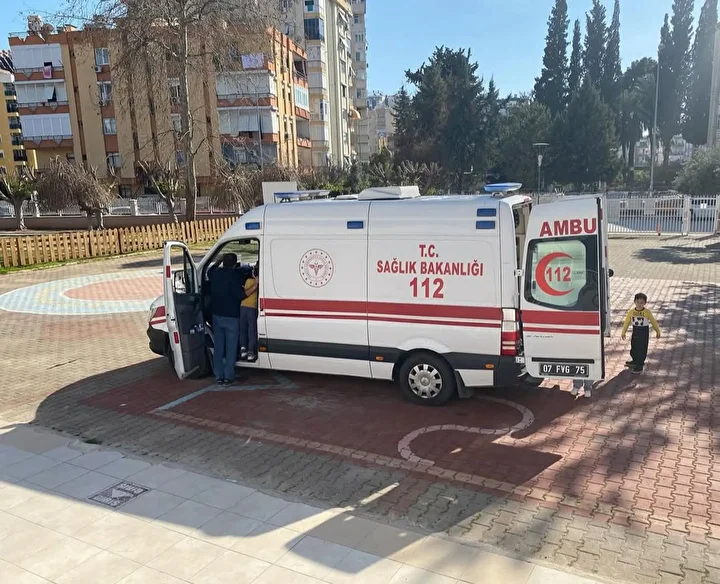 anaokulunda muthis olay dort yasindaki cocugun parmagi koptu 5 KGyVzLmb