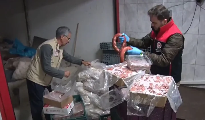 Ankara'da uygunsuzluk tespit edilen 16,7 ton hayvansal besin imha edildi 3 ankarada uygunsuzluk tespit edilen 167 ton hayvansal besin imha edildi 2 OvSAyD7F