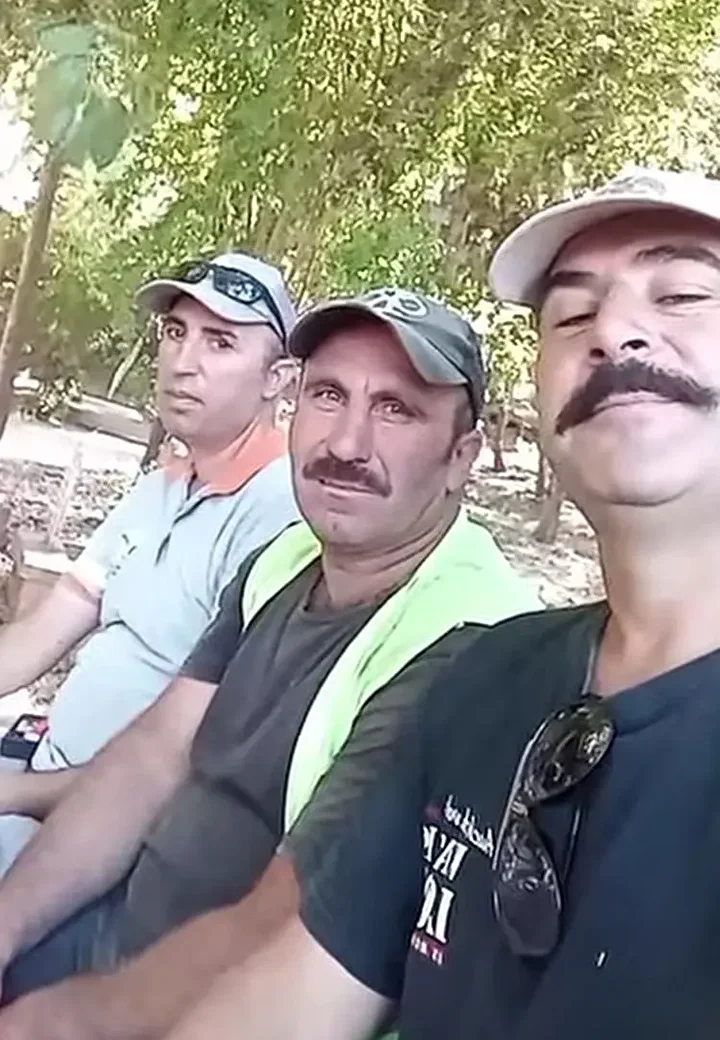 Antalya’da çöp kamyonunda vahim cinayet: Mesai arkadaşını boğazından bıçaklayarak öldürdü 2 antalyada cop kamyonunda vahim cinayet mesai arkadasini bogazindan bicaklayarak oldurdu 1 nXKfuvhP