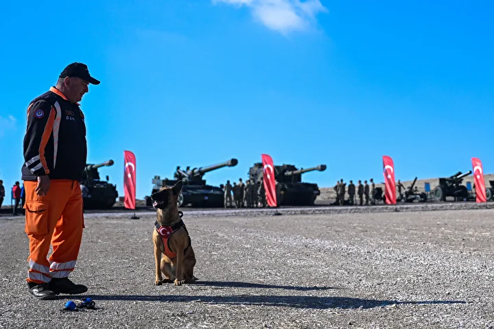 'Ateş Özgür'de maksatlar tam isabetle vuruldu: TSK envanterine katılan yeni ögeler birinci kere alanda 60 ates ozgurde maksatlar tam isabetle vuruldu tsk envanterine katilan yeni ogeler birinci kere alanda