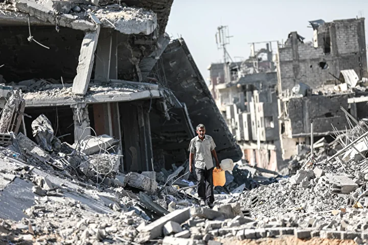 ateskes sonrasi gazzede yollar binalar ve altyapi agir hasar gordu 16 r4IBApRZ