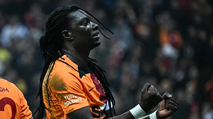 Bafetimbi Gomis’ten Fenerbahçeli yıldıza şok kelamlar: ‘Seni besleyen eli vurma’ 5 bafetimbi gomisten fenerbahceli yildiza sok kelamlar seni besleyen eli vurma 4 ZA61vlep