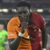 bafetimbi gomisten fenerbahceli yildiza sok kelamlar seni besleyen eli vurma nFfuKBnX.webp
