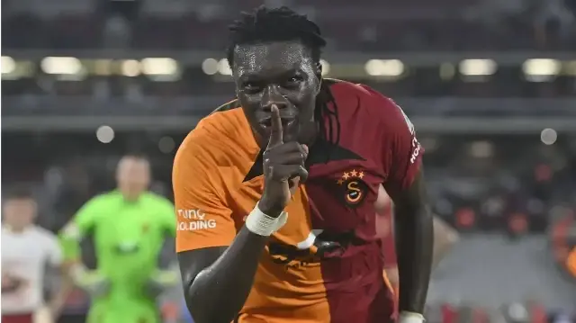 Bafetimbi Gomis’ten Fenerbahçeli yıldıza şok kelamlar: ‘Seni besleyen eli vurma’ bafetimbi gomisten fenerbahceli yildiza sok kelamlar seni besleyen eli vurma nFfuKBnX.webp