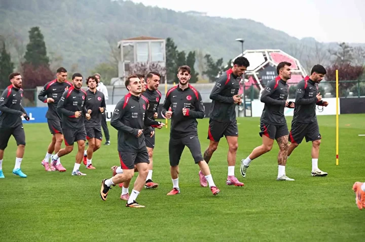 baris alper yilmazin yoklugunda montelladan flas karar yerine onu oynatacak 4 2t22Okcd