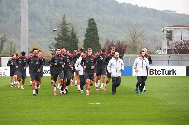 baris alper yilmazin yoklugunda montelladan flas karar yerine onu oynatacak 6 2ApETLes