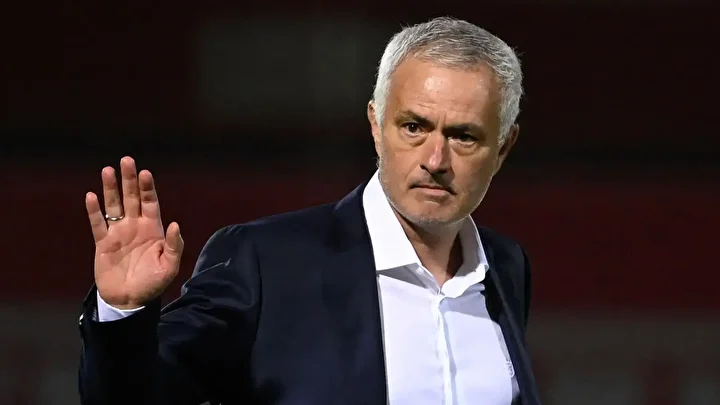 Benfica’da derbi öncesi büyük kriz: Mourinho basın toplantısında açıklayacak 2 benficada derbi oncesi buyuk kriz mourinho basin toplantisinda aciklayacak 1 WA3sURp5