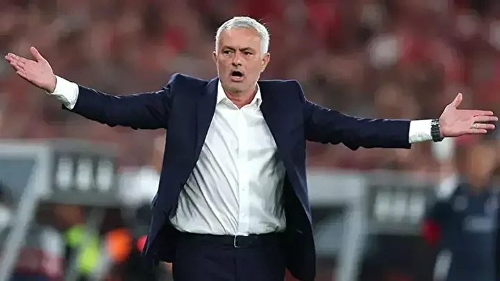 Benfica’da derbi öncesi büyük kriz: Mourinho basın toplantısında açıklayacak 4 benficada derbi oncesi buyuk kriz mourinho basin toplantisinda aciklayacak 3 vrhMhR4d