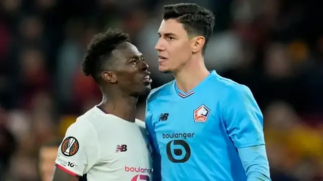 Berke Özer’den tarihe geçen 3 penaltı kurtarışı: Roma’nın kabusu oldu | GÖRÜNTÜ berke ozerden tarihe gecen 3 penalti kurtarisi romanin kabusu oldu goruntu tGfCnSq8.webp