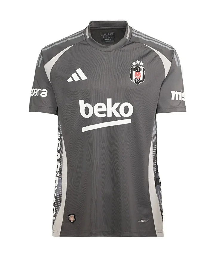 besiktas dorduncu formasini tanitti taraftardan gecer not aldi 4 QE6vYEbD