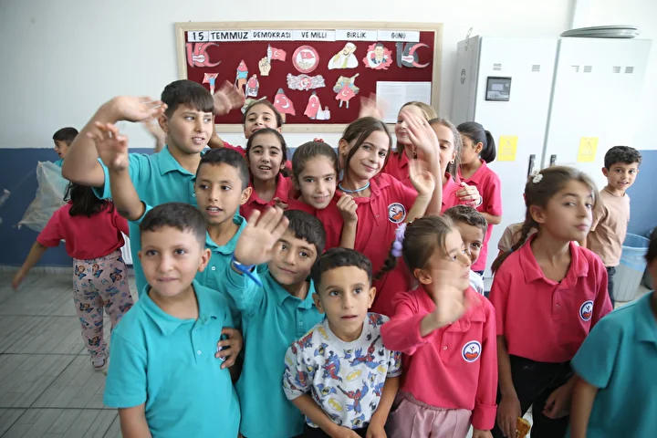 bu koyun tamaminin soyadi hatta ismi bile tipki cocuklari ayirmak icin bakin nasil tahlil BG8CCEwk