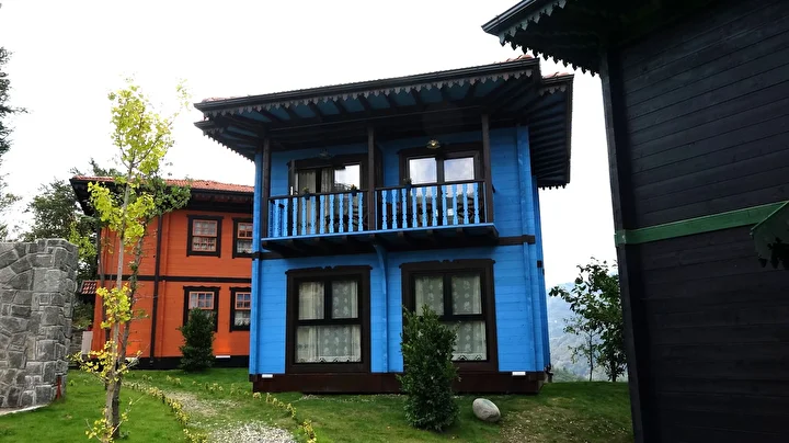 Bu meskenler tek bir kumanda ile 360 derece dönüyor: Trabzon'da yapıldı 9 bu meskenler tek bir kumanda ile 360 derece donuyor trabzonda yapildi 8 jQ1wrnvV