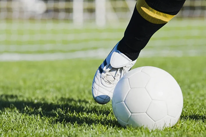 bugun saat kacta kimin maci var 10 ekim 2025 bugunku futbol mac programi ve KcGBS2ev