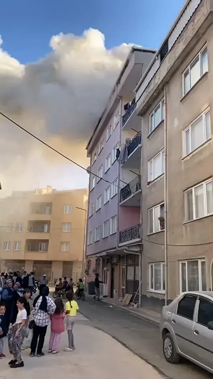 bursada bes katli apartmanin catisinda cikan yangin sonduruldu 5 tGUzHZlr