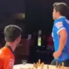 carlseni yenerek dunya sampiyonu olan gukesh son macinda rezil oldu rakibi yaptigi hareketle gururuyla 56G9X4UA.webp