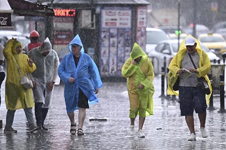 Çok kuvvetli geliyor: Meteorolojiden 4 ile turuncu 16 ile sarı kodlu ikaz 2 cok kuvvetli geliyor meteorolojiden 4 ile turuncu 16 ile sari kodlu ikaz 1 q5UwlZr3