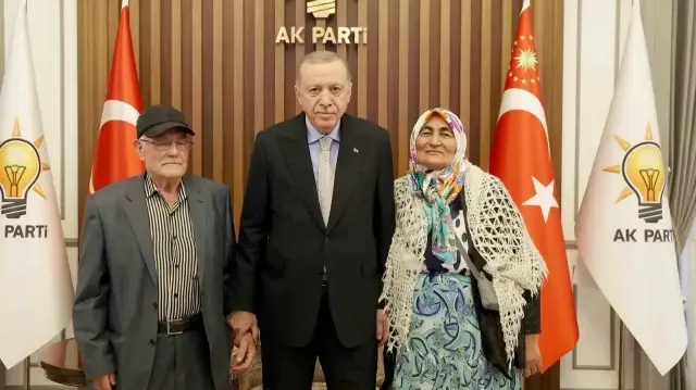 cumhurbaskani erdogan mersinli sehit ailesini kabul etti G1h8WbBO.webp