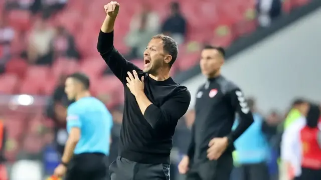 Domenico Tedesco puan kaybının sebebini açıkladı: ‘Bahaneler üretmeyi sevmem…’ domenico tedesco puan kaybinin sebebini acikladi bahaneler uretmeyi sevmem hmY46wPA.webp