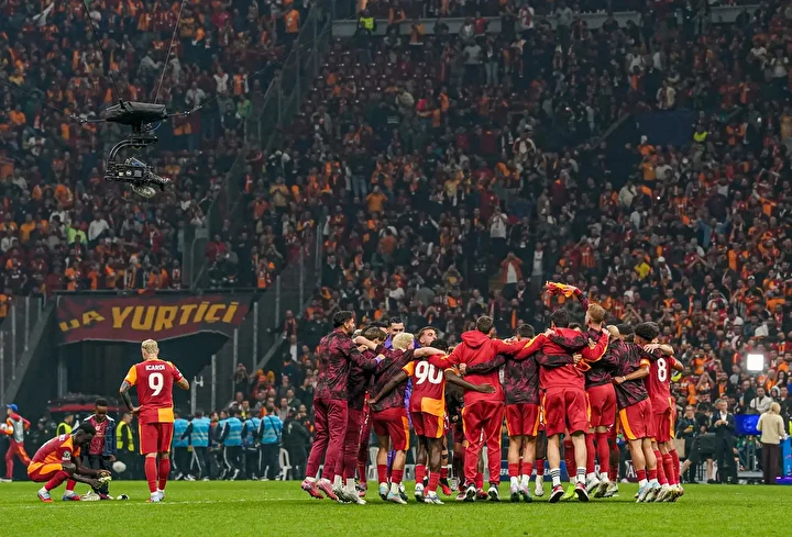 Dünyaca ünlü eski futbolcudan Galatasaray’a övgü dolu kelamlar: ‘Her ekibi yener’ 3 dunyaca unlu eski futbolcudan galatasaraya ovgu dolu kelamlar her ekibi yener 2 eaLHs4bD