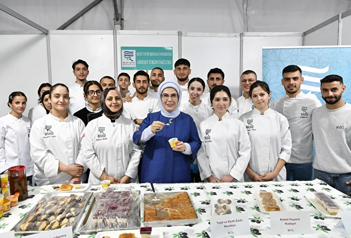 emine erdogan 5 rize gastronomi gunlerine katildi 0 i9dy3VJL