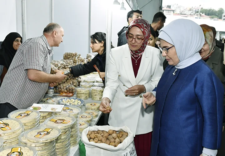emine erdogan 5 rize gastronomi gunlerine katildi 1 kc67QM8w