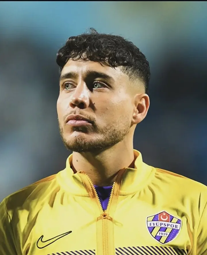 Emre Mor'un alanlara geri dönememe sebebi ortaya çıktı: Rahatsızlığı ciddiymiş 5 emre morun alanlara geri donememe sebebi ortaya cikti rahatsizligi ciddiymis 4 hihZrrur