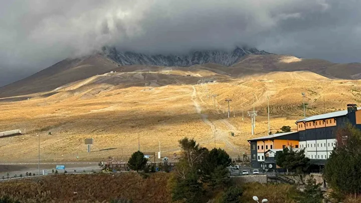 Erciyes'e mevsimin birinci karı yağdı 4 erciyese mevsimin birinci kari yagdi 3 RO7Q5eCe