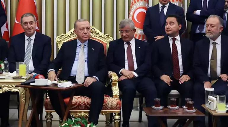 erdoganla fotografi gundem olmustu davutoglundan aciklama asla boyun egmeyecegiz 1 9BEUclHm