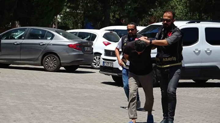 Eski eşini üç gün boyunca takip edip tekraren bıçaklayarak öldürmüştü: Ağırlaştırılmış müebbet cezası verildi 1 eski esini uc gun boyunca takip edip tekraren bicaklayarak oldurmustu agirlastirilmis muebbet cezasi verildi Jw8kPk2r