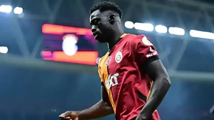 Eski hakemler yorumladı: Davinson Sanchez’in durumunda kırmızı kart var mı? 2 eski hakemler yorumladi davinson sanchezin durumunda kirmizi kart var mi 1 TQn8gT5j