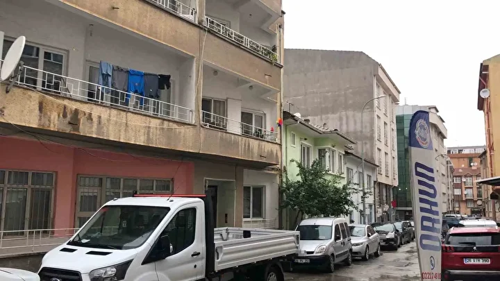 Eskişehir’de 45 yaşındaki şahıs meskeninde meyyit bulundu 3 eskisehirde 45 yasindaki sahis meskeninde meyyit bulundu 2 LwSW48MO