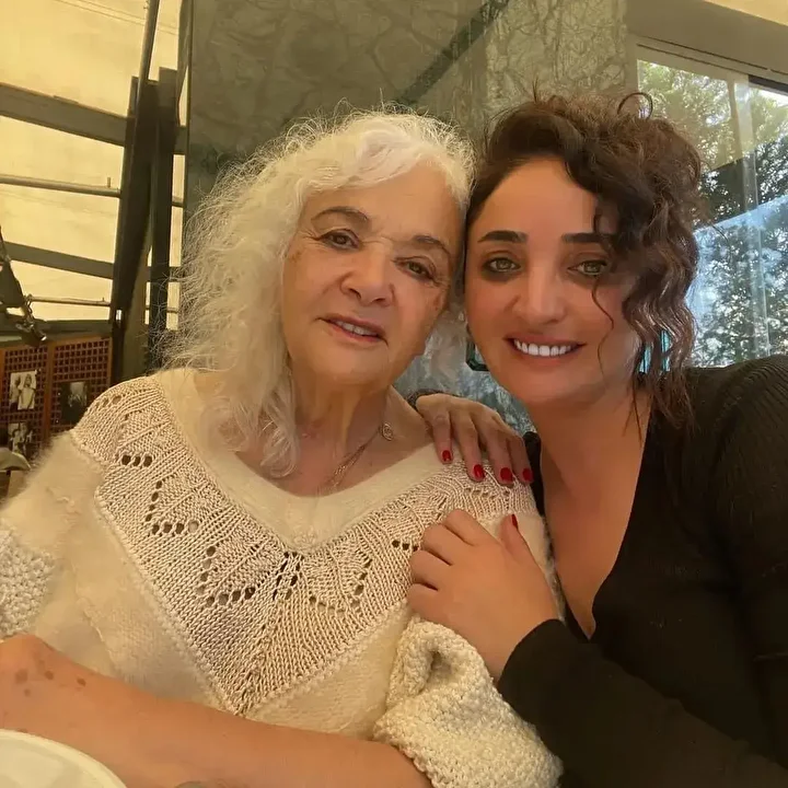 fadik sevin atasoy gogus kanseri surecini anlatti 2 tumorum 10 yil cok yavas ilerledi 1pGu96rl