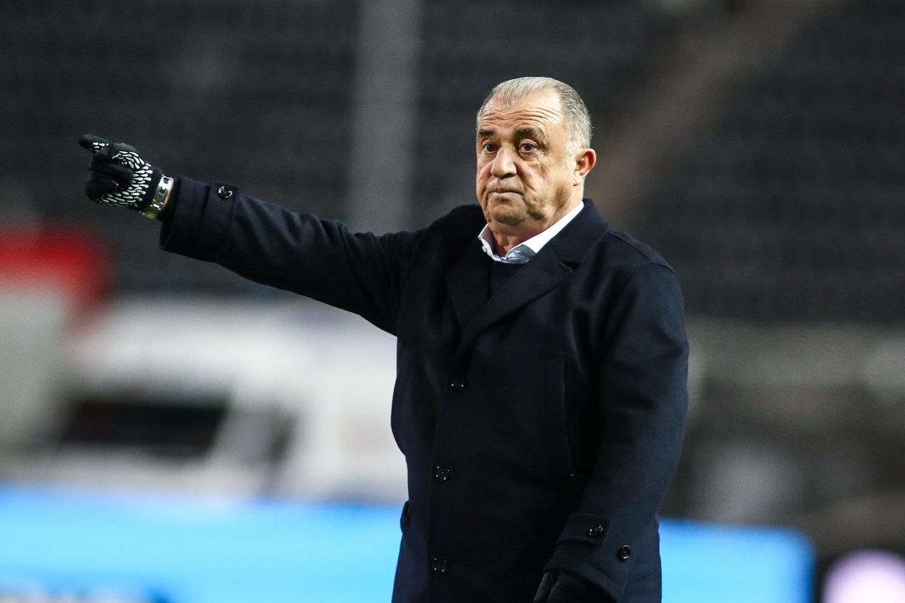 fatih terim alanlara geri donuyor her sey bu maca bagli 0 4uZhYcYY