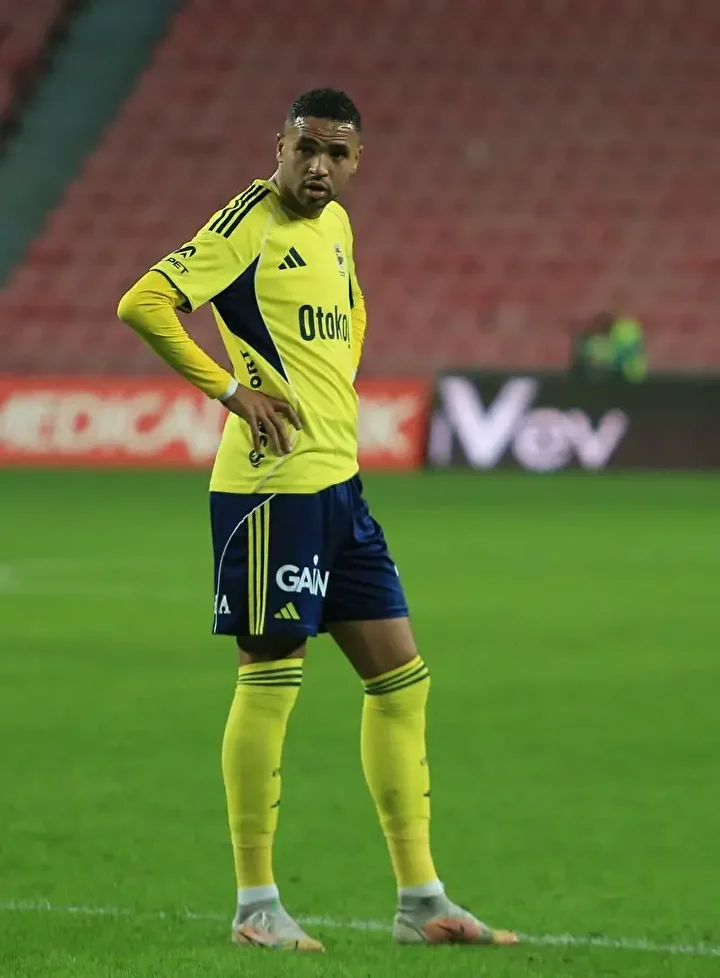 fenerbahce 30 milyon euro teklifi reddetmisti yildiz futbolcu yeni donemde kayiplarda 1 cMdEA3ie