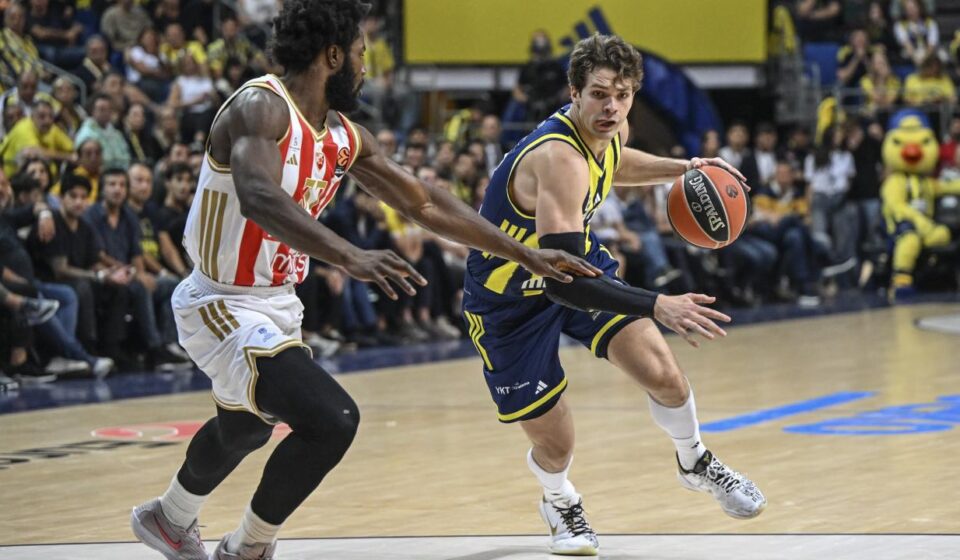 Fenerbahçe Beko 5 sayıyla yıkıldı fenerbahce beko 5 sayiyla yikildi zHZtbwaW.jpg