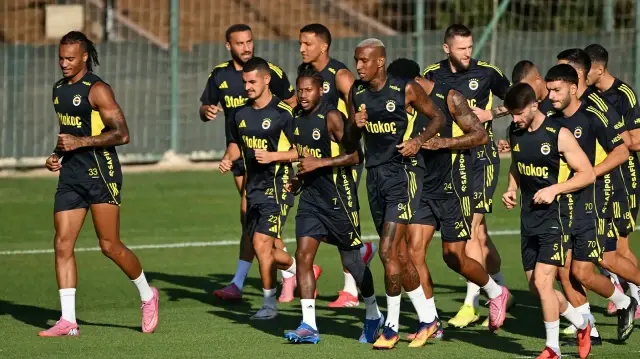 fenerbahcede yaprak dokumu devre ortasinda yildiz oyunculara veda edilecek TvxYAHU9.webp