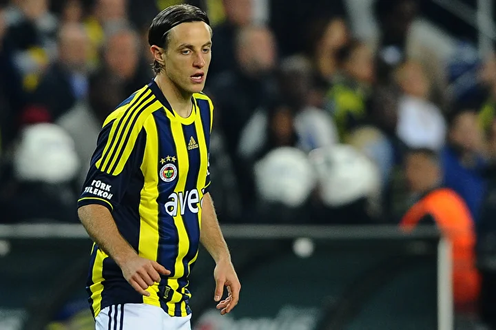 fenerbahceli eski oyuncu futbolu birakti taraftarlar tarafindan cok seviliyordu 2 Osiyfgvc