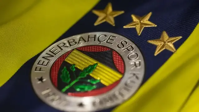 fenerbahceli eski oyuncu futbolu birakti taraftarlar tarafindan cok seviliyordu VlWcMXsn.webp