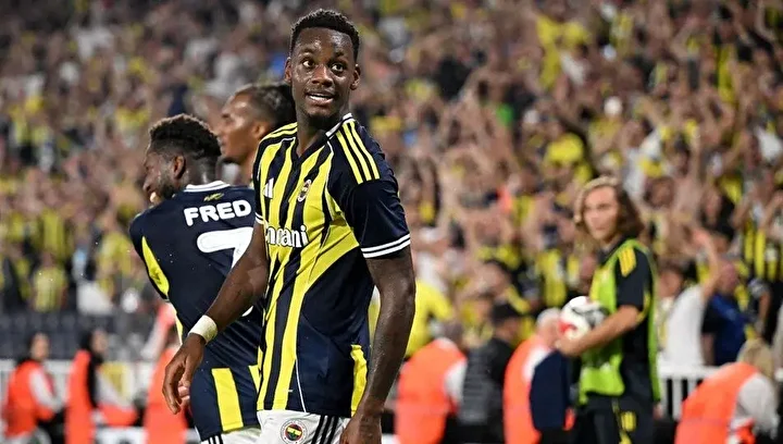 fenerbahceli yildiza buyuk sok mesken sahibi cikardi 0 4wsfC1HR