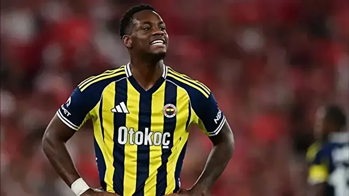 fenerbahceli yildiza buyuk sok mesken sahibi cikardi 1 tfLAjBAf