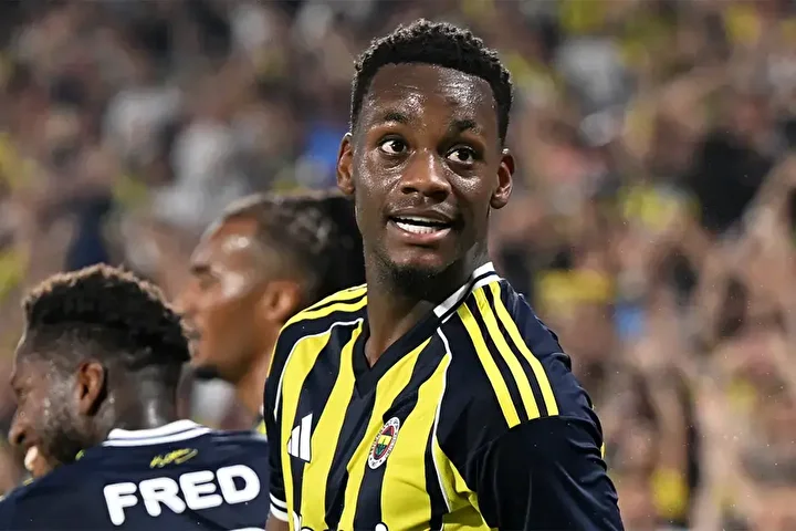 fenerbahceli yildiza buyuk sok mesken sahibi cikardi 2 k4zSzE1h